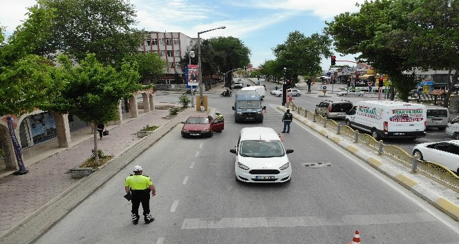 Edirne’de ‘tam kapanma’ denetimleri aralıksız sürüyor