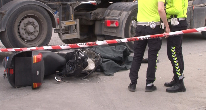 Ataşehir&#039;de feci kaza: Beton mikserinin altında kalan motosikletli hayatını kaybetti