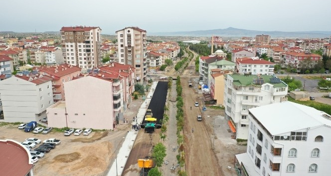 80. Yıl Bulvarında sıcak asfalt çalışmaları başladı