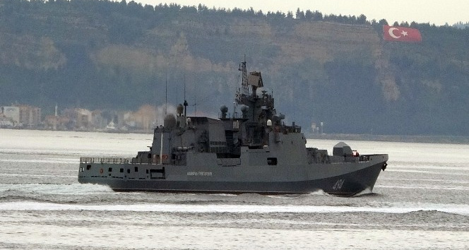Rus savaş gemisi ’Admiral Grigorovich’ Çanakkale Boğazı’ndan geçti