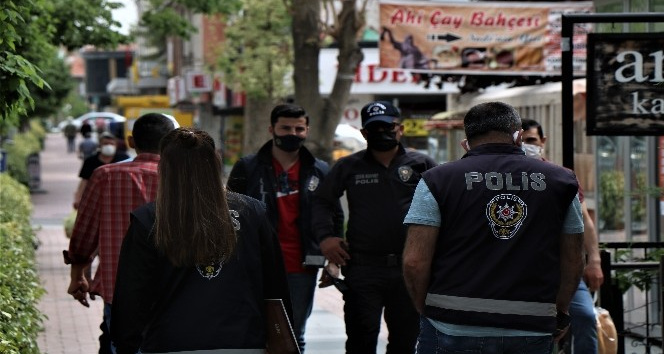 Kırşehir’de polis halkın kısıtlama ihlali yapmaması için aktif görev alıyor