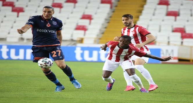 Süper Lig: Sivasspor: 0 - Medipol Başakşehir: 0 (Maç devam ediyor)