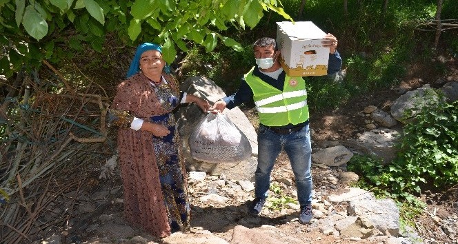 Şırnak’ta Vefa Sosyal Destek Grubu ekipleri, vatandaşların yardımına koşmaya devam ediyor