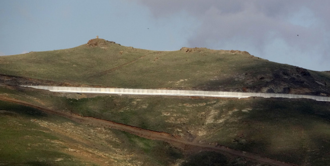 Van’ın İran sınırı 64 kilometrelik duvarla güçlendiriliyor