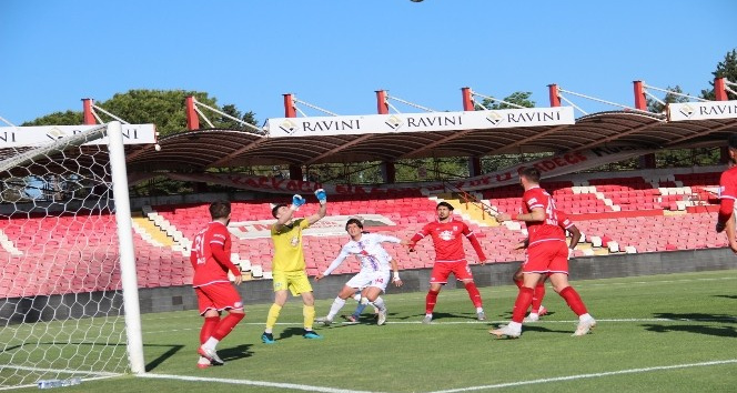 TFF 1. Lig: Balıkesirspor 0 - Altınordu: 5
