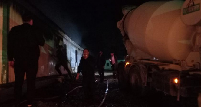 Artvin’de yol inşaatında çalışan işçilerin kaldığı konteynerde yangın çıktı