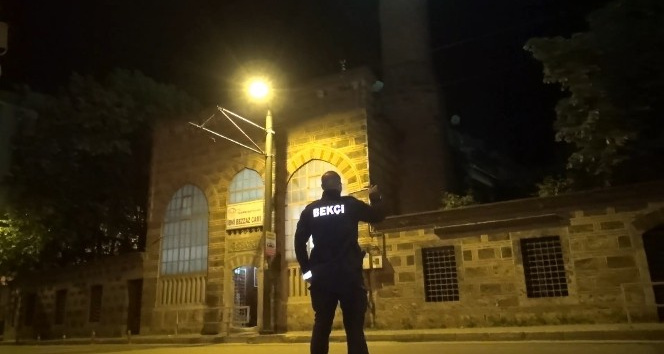Bursa’da tarihi camide hırsızlık alarmı