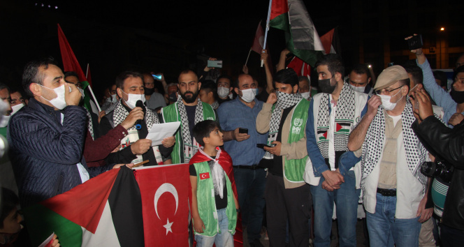 Kilis&#039;te yaşayan Filistinliler İsrail&#039;i protesto etti