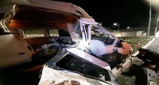 Elazığ’daki minibüs kazasında 1 kişi hayatını kaybetti