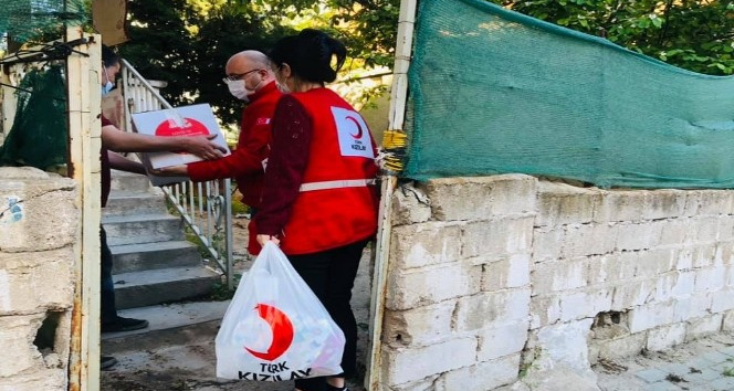 Türk Kızılay’ından ihtiyaç sahiplerine gıda kolisi
