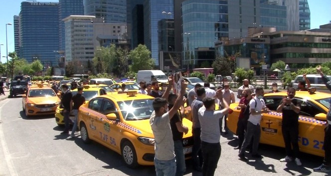Taksiciler konsolosluk önünde İsrail’i protesto etti