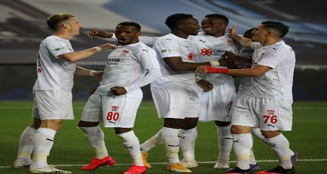 Sivasspor’un yenilmezlik serisi 18 maça çıktı