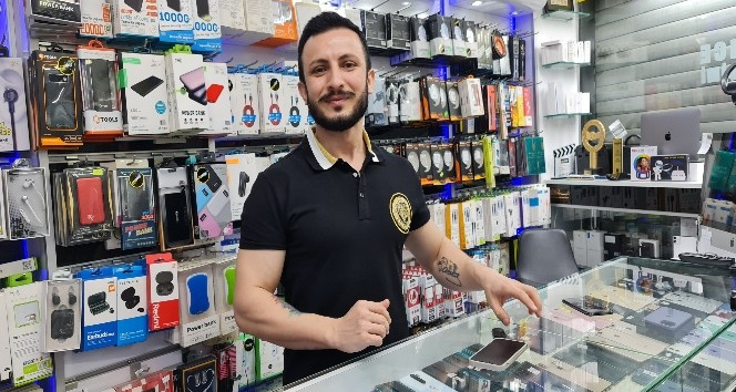 Sosyal medya fenomeni sosyal medyadaki tehlikelere karşı uyardı