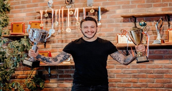 Ünlü saç tasarımcısı Hasan Hüseyin Yılmaz: “2021’de kıvırcık modeller öne çıkıyor”