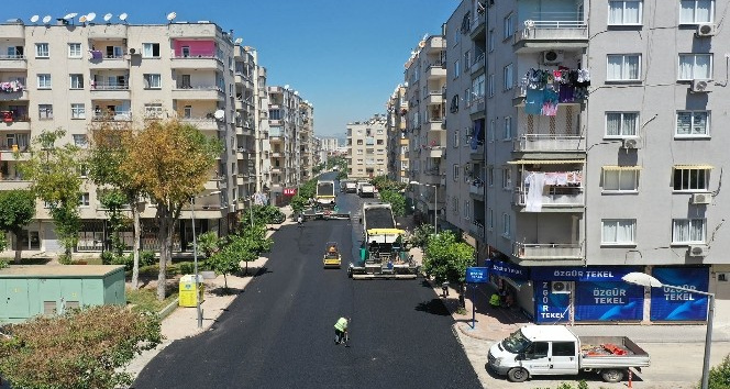 Mersin’in en işlek caddelerinde yenileme çalışması yapılıyor