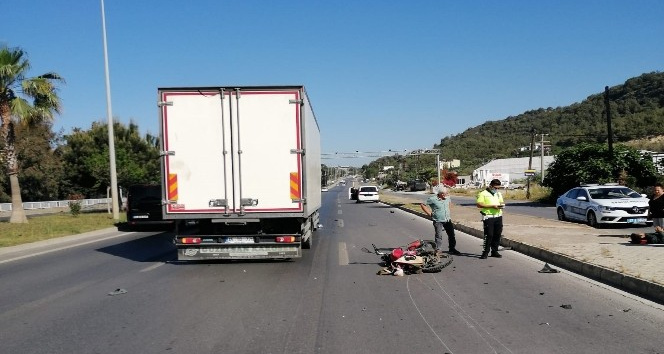 Alanya’da motosikletle kamyon çarpıştı: 1 ağır yaralı
