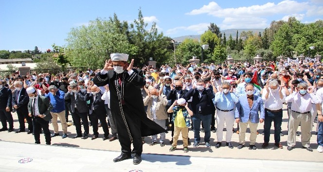 Şehit olan Filistinliler için İzmir’de gıyabi cenaze namazı