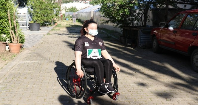 (Özel haber) Basketbolla engelleri aştı, milli takımın vazgeçilmezi oldu