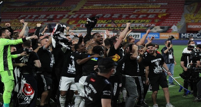 Beşiktaş, şampiyonluğu kutluyor