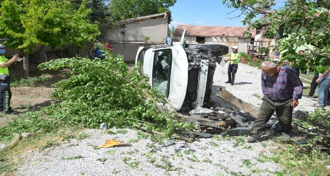 Konya’da hafif ticari araç ile cip çarpıştı: 4 yaralı