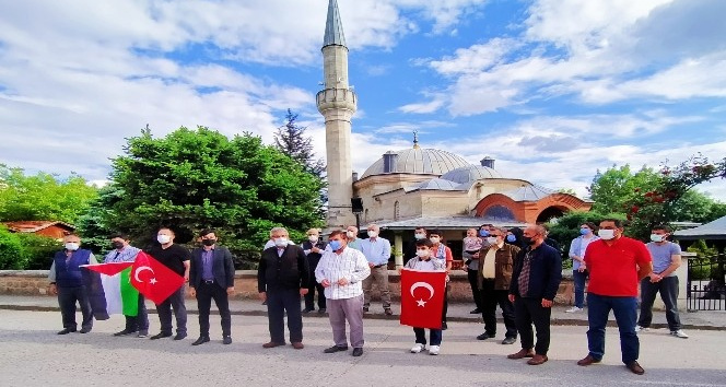 Osmanlı’nın en büyük hadis medresesinin önünden İsrail’e seslendiler