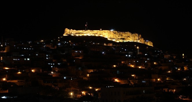 Tarihi Mardin Kalesinde aydınlatma çalışmaları tamamlandı