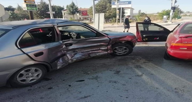 Burdur’da otomobiller çarpıştı: 1 yaralı