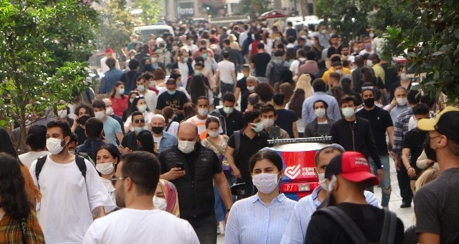 Tam kapanma bitti, vatandaşlar İstiklal Caddesi’ne akın etti