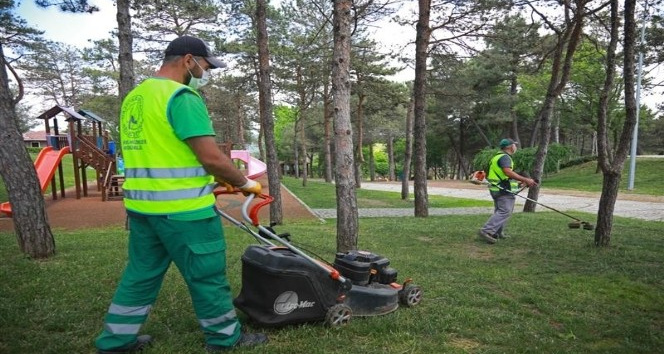 Gaziosmanpaşa Millet Bahçesi yemyeşil doğasıyla yaza hazırlanıyor