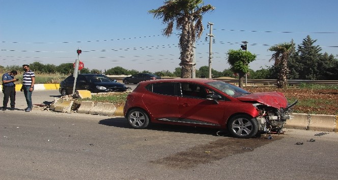 Otomobiller çarpıştı: 2 yaralı