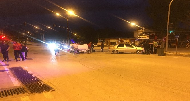 Osmaneli’nde iki otomobil çarpıştı: 1 yaralı