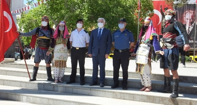 Burhaniye’de 19 Mayıs Atatürk’ü Anma ve Gençlik ve Spor Bayramı kutlandı