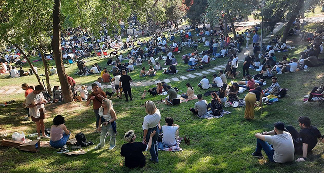 Maçka Parkı’nda korkutan görüntü: Yüzlerce kişi akın etti!