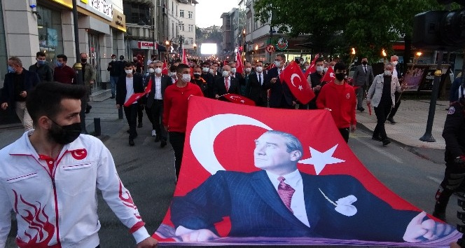 Ordu’da fener alayı ile 19 Mayıs kutlamaları