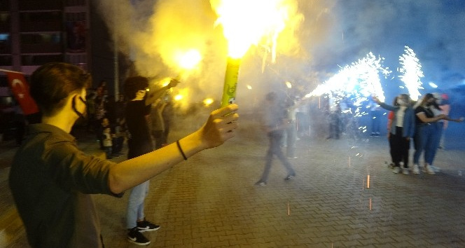 Mahallede 19 Mayıs kutlaması