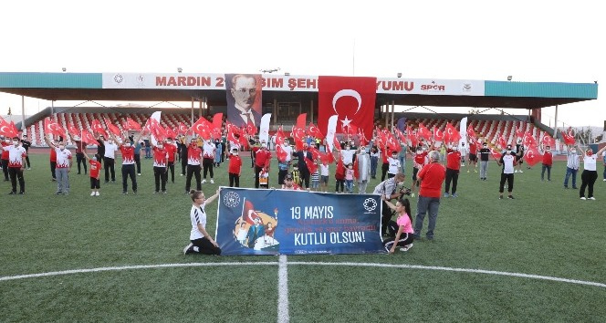 Mardin’de saat 19.19’da İstiklal Marşı okundu