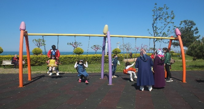 Çocuk parkları cıvıl cıvıl