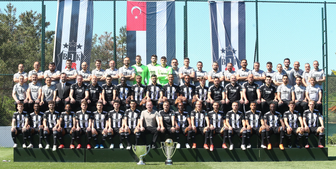 Şampiyon Beşiktaş poster çekimi yaptı