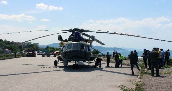 Arızası giderilen askeri helikopter havalandıktan kısa süre sonra tekrar zorunlu iniş yaptı
