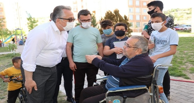 Başkan Savran Bekdik Mahallesinde ziyaretlerde bulundu