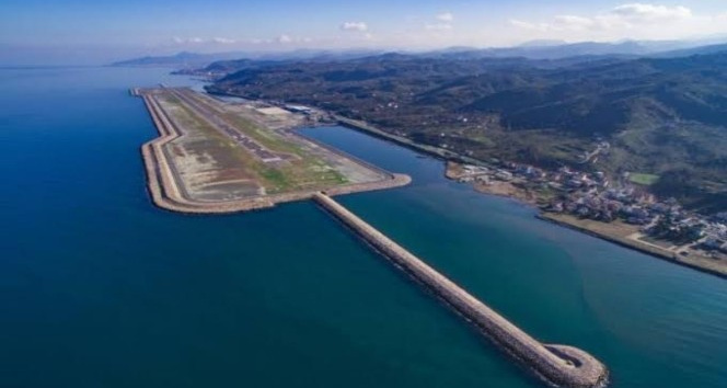 Denizin üzerindeki havalimanından 5 milyon yolcu uçtu
