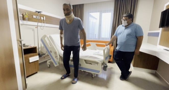 Felçli geldiği hastaneden yürüyerek ayrıldı