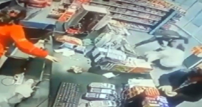 Kadına şiddet güvenlik kamerasında