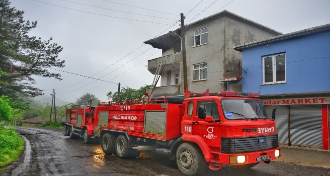 Ev yangını korkuttu