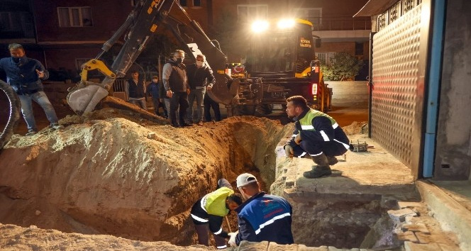 Savran’dan gece mesaisindeki çalışanlara tatlı ikramı