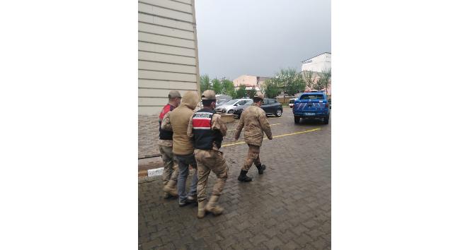 Ardahan’da 9 düzensiz göçmen yakalandı, 1 kişi tutuklandı