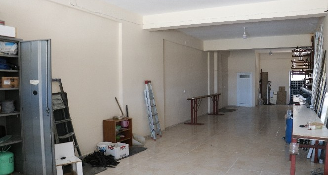 4 gün önce açılan iş yerini soydular