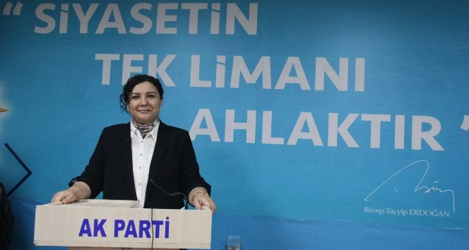 Ünsal’dan Ekicioğlu’na cevap: "Şahsıma siyasi ömür biçen siyasi cenazeler gibi sizin de zemininiz anlaşıldığı üzere çok kaygan”