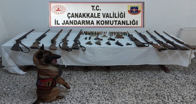 Çanakkale’de bomba arama köpeği ile silah ve mühimmat kaçakçılığı operasyonu