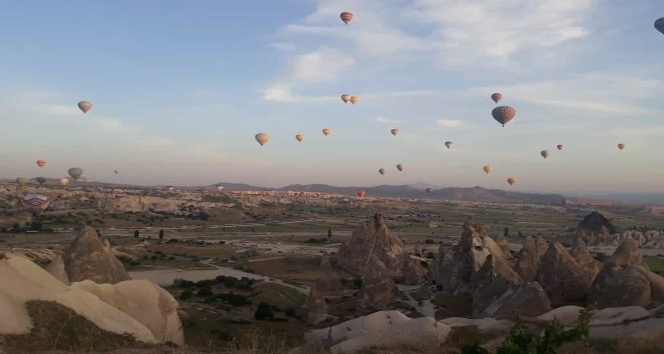 Kapadokya’da balonlar 6 günün ardından yeniden havalandı
